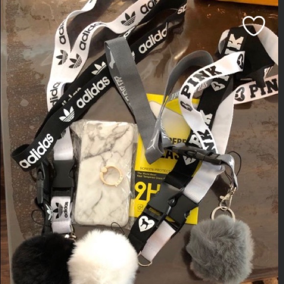 New lanyard,screen protector,phone case and pompom - Picture 5 of 9